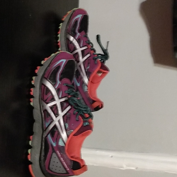 Bright Colorful Running Shoes - Picture 5 of 7